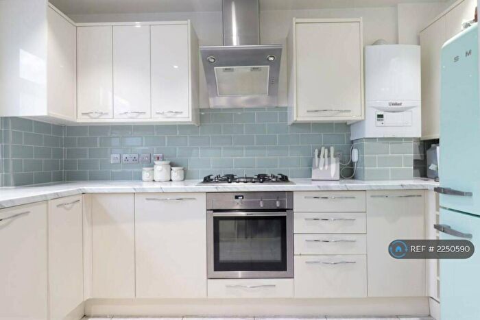 4 Bedroom Semi-Detached House To Rent In Wisteria Road, London, SE13