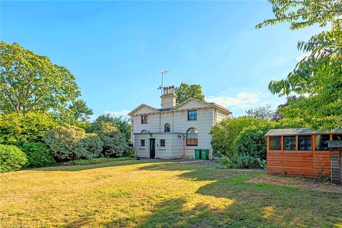 2 Bedroom Detached House To Rent In Gloucester Gate Lodge, Outer Circle, Regent's Park, London, NW1