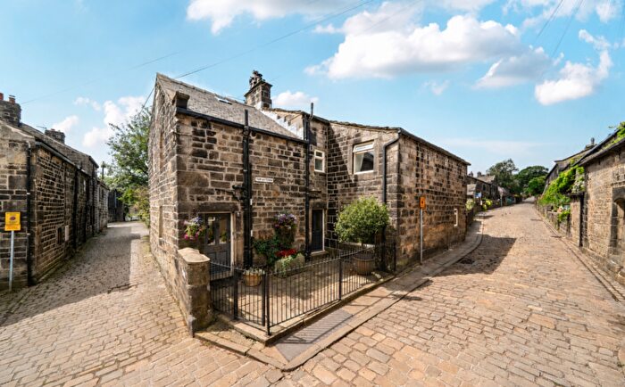 2 Bedroom Cottage For Sale In Top O Th Town Heptonstall, Heptonstall, Hebden Bridge, West Yorkshire, HX7