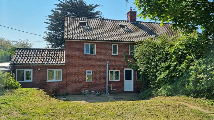 3 Bedroom End Of Terrace House For Sale In Pitmans Grove, Bramfield, Halesworth, IP19