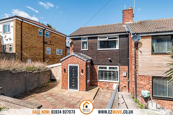 3 Bedroom End Terrace House For Sale In Throstle Nest, Batley, WF17