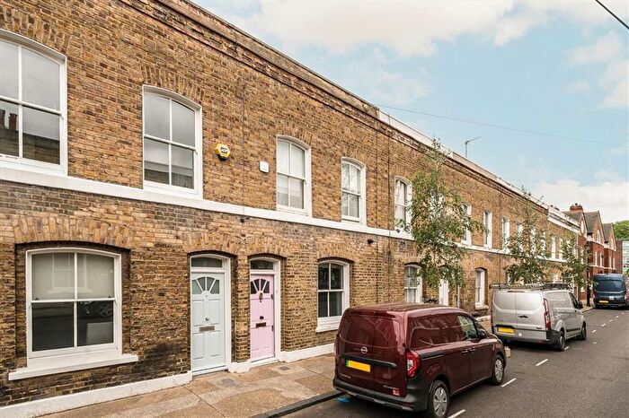 2 Bedroom Terraced House For Sale In Baxendale Street, Jesus Green, E2