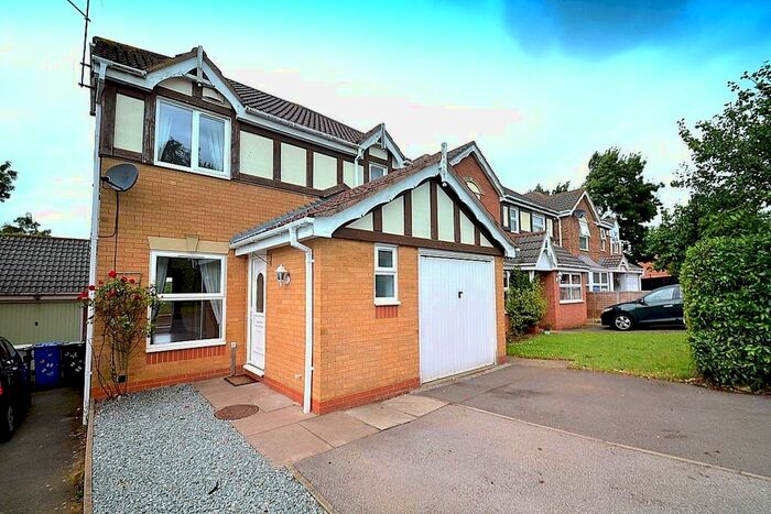 3 Bedroom Detached House To Rent In Bramshill Avenue, Kettering, NN16