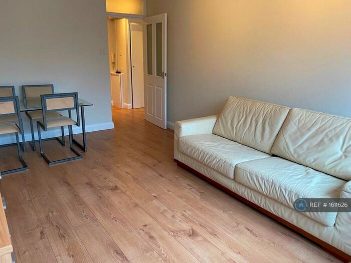 1 Bedroom Flat To Rent In Deanswood, London, N11