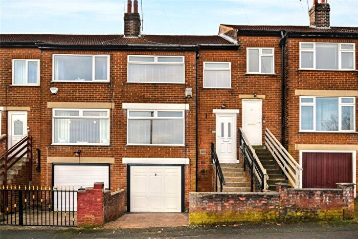 3 Bedroom Town House To Rent In Aston Grove, Leeds, West Yorkshire, LS13