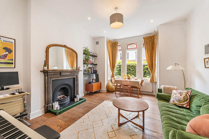 1 Bedroom Flat To Rent In Baalbec Road, Islington, N5