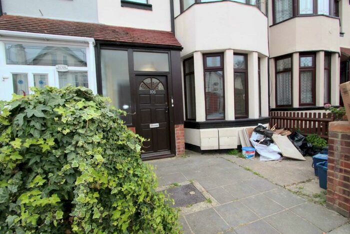 1 Bedroom Flat To Rent In Electric Avenue, Westcliff On Sea, SS0