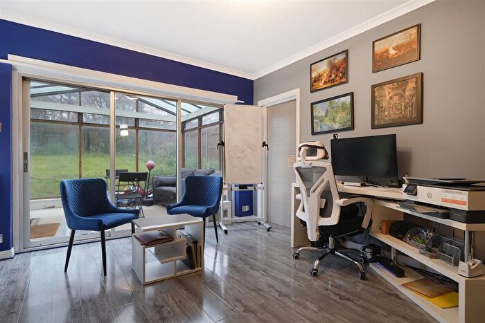 4 Bedroom Detached House For Sale In The Crossways, Wembley, HA9