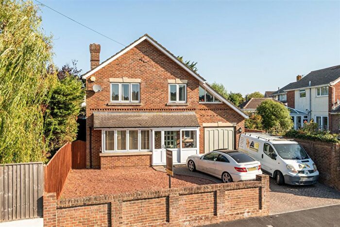 3 Bedroom Detached House For Sale In Chafeys Avenue, Weymouth, DT4