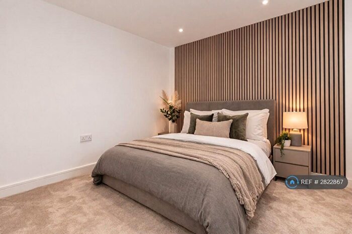 2 Bedroom Flat To Rent In North Road, Cardiff, CF14