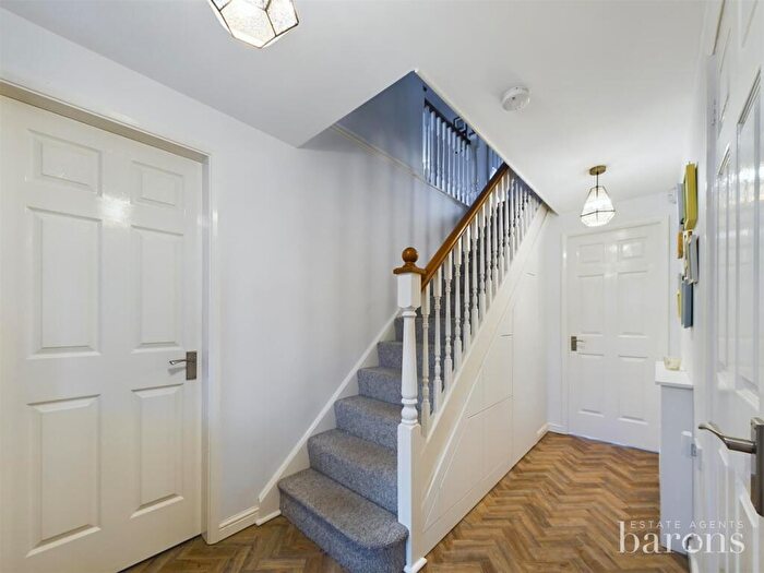 4 Bedroom Detached House For Sale In Vespasian Gardens, Basingstoke, RG24