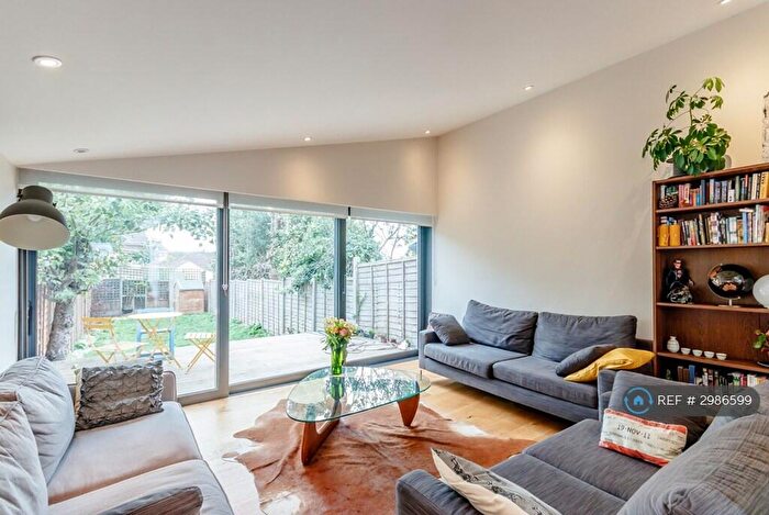 2 Bedroom Flat To Rent In Victoria Road, Sutton, SM1