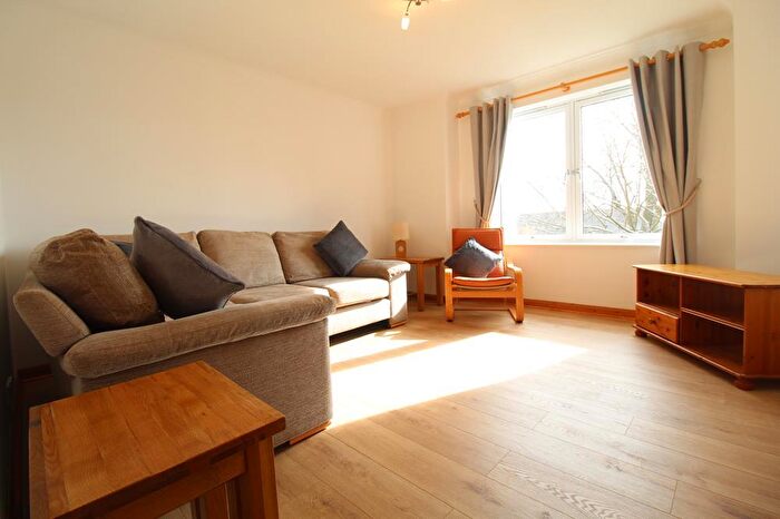 2 Bedroom Flat To Rent In Hilton Heights, Aberdeen, AB24
