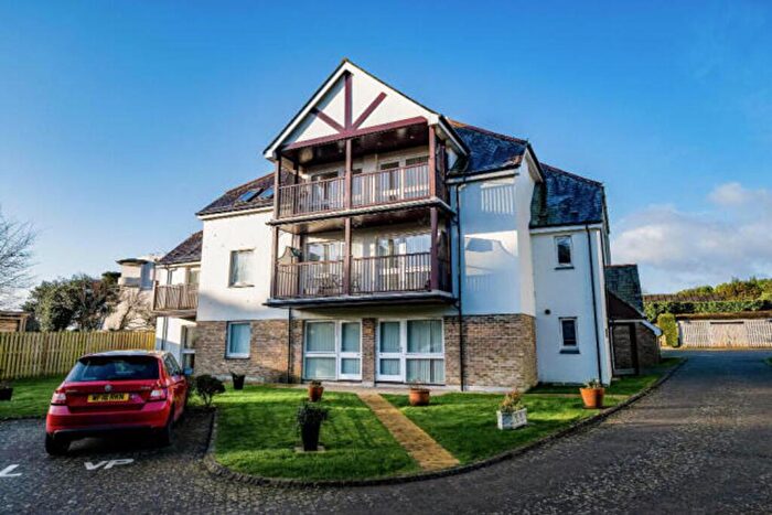 2 Bedroom Flat To Rent In Sea Road, Carlyon Bay, PL25