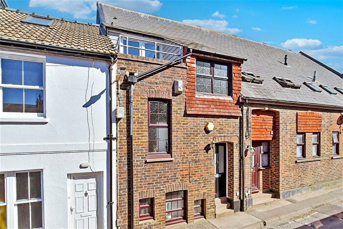 2 Bedroom Terraced House For Sale In Broad Street, Seaford, East Sussex, BN25