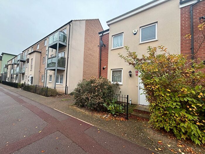 3 Bedroom Semi-Detached House To Rent In Warwick Avenue, Broughton, Milton Keynes, MK10