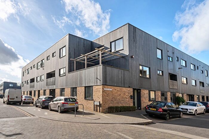 3 Bedroom Maisonette To Rent In Harradine Street, Cambridge, CB2