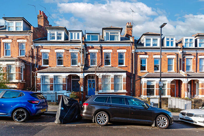 1 Bedroom Flat For Sale In Flat, Hillfield Avenue, Crouch End, London, N8