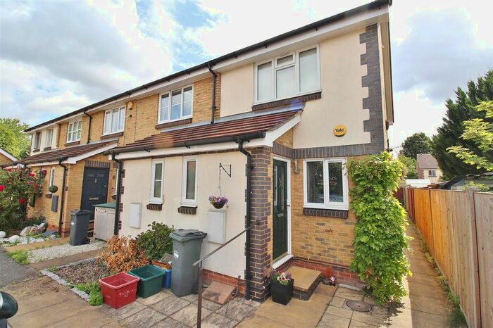 2 Bedroom End Of Terrace House To Rent In Shire Horse Way, Isleworth, TW7