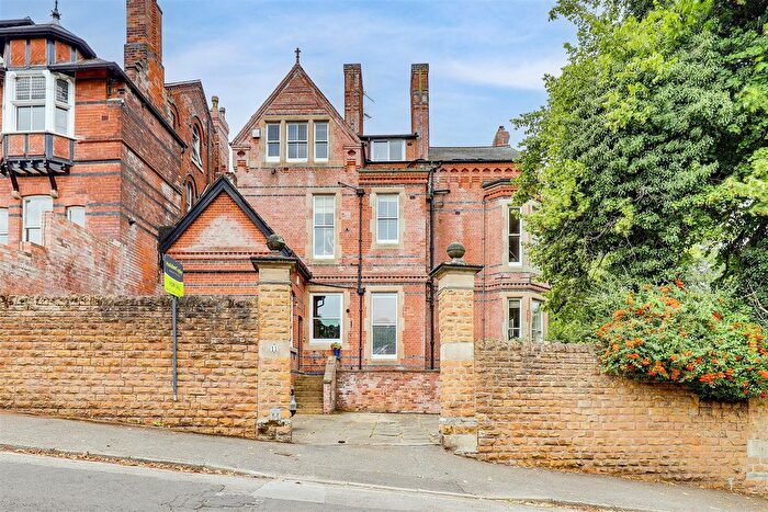 3 Bedroom Flat For Sale In Elm Bank, Mapperley Park, Nottinghamshire, NG3