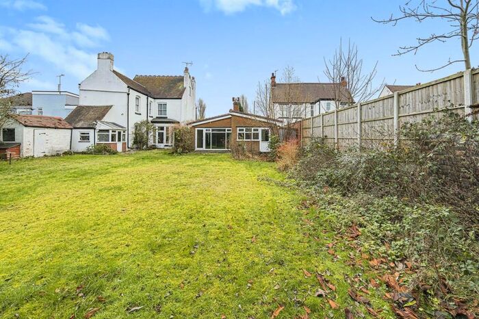 2 Bedroom Detached Bungalow For Sale In Stourbridge Road, Dudley, DY1