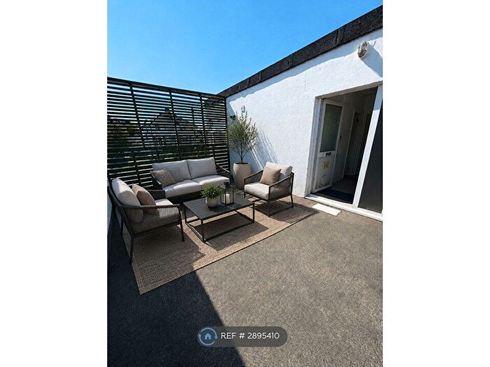 2 Bedroom Flat To Rent In Segrave Road, Plymouth, PL2