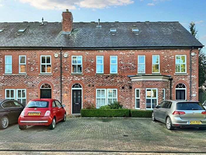 3 Bedroom Town House To Rent In Russet Way, Alderley Edge, SK9