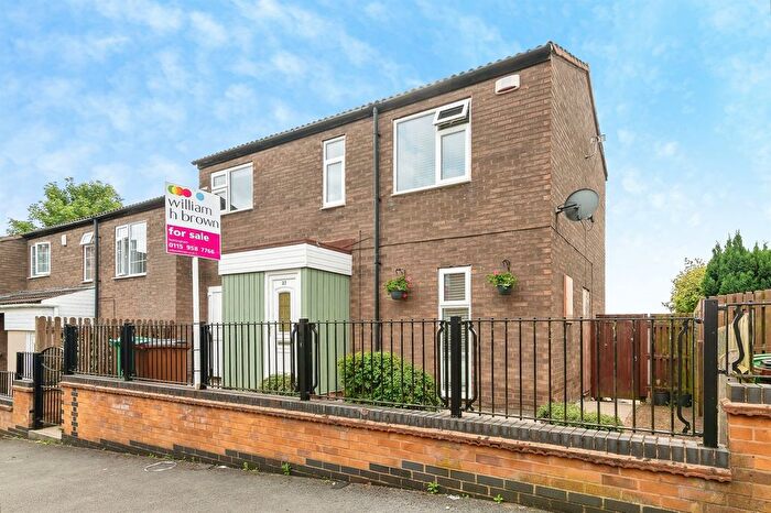 3 Bedroom End Of Terrace House For Sale In Welbeck Walk, Nottingham, NG3