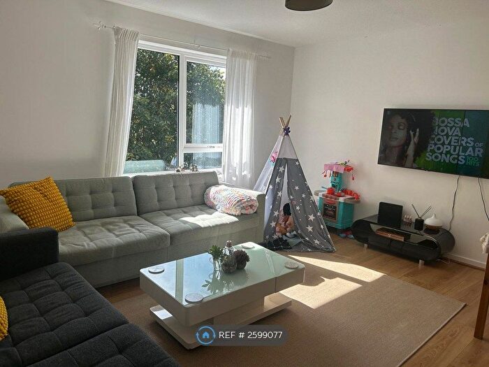 2 Bedroom Flat To Rent In Westmoreland Road, Bromley, BR2
