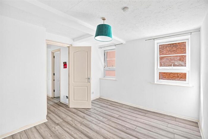 1 Bedroom Flat For Sale In Memorial Avenue, London, E15
