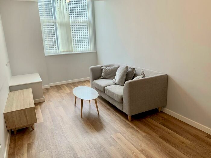 2 Bedroom Apartment To Rent In New York Road, LS2