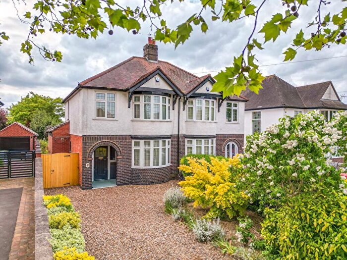 3 Bedroom Semi-Detached House For Sale In Hinckley Road, Nuneaton, CV11