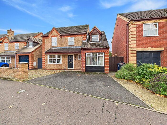 4 Bedroom Detached House For Sale In Orchard Close, Eaton Ford, St. Neots, PE19