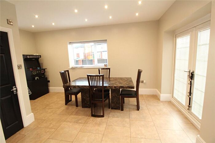 4 Bedroom Semi-Detached House For Sale In Widgeon Road, Darlington, DL1