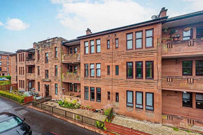 3 Bedroom Apartment For Sale In Orchy Street, Cathcart, Glasgow, G44