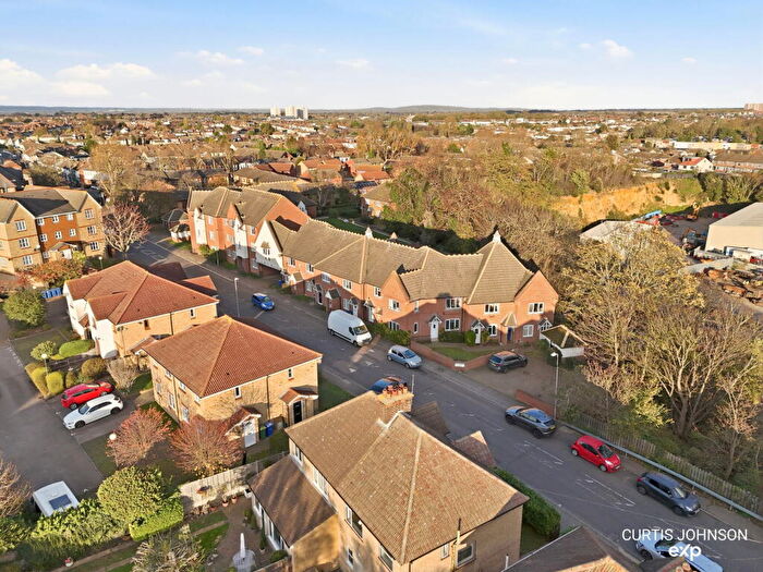 1 Bedroom Flat For Sale In Whitehall Lane, Grays, RM17