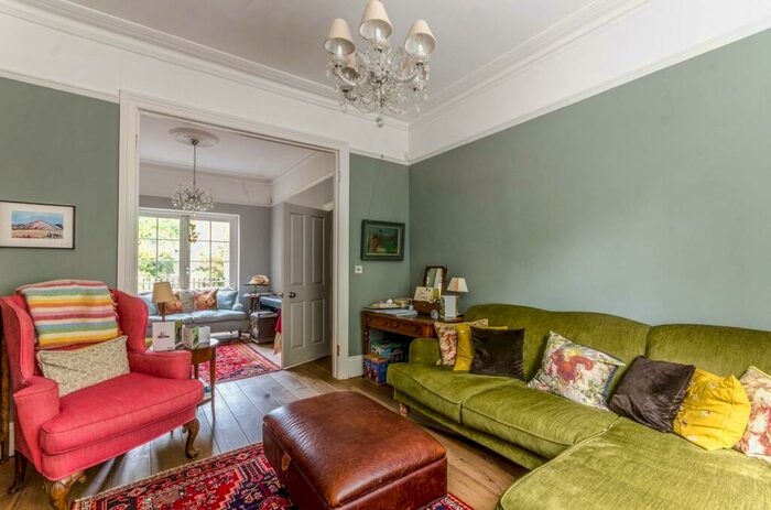 3 Bedroom Terraced House To Rent In Devonia Road, Islington, London, N1