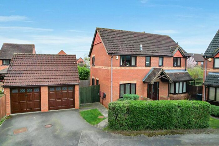 4 Bedroom Detached House For Sale In Wrens Park, Middleton, Milton Keynes, MK10