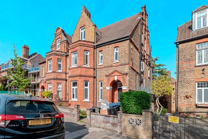 2 Bedroom Flat To Rent In Newburgh Road, London, W3