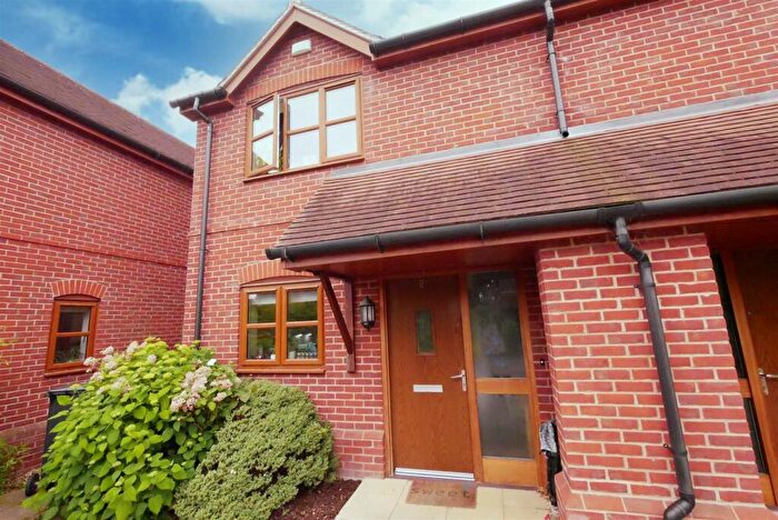 2 Bedroom Semi Detached House To Rent In Willow Close, Cholsey, OX10