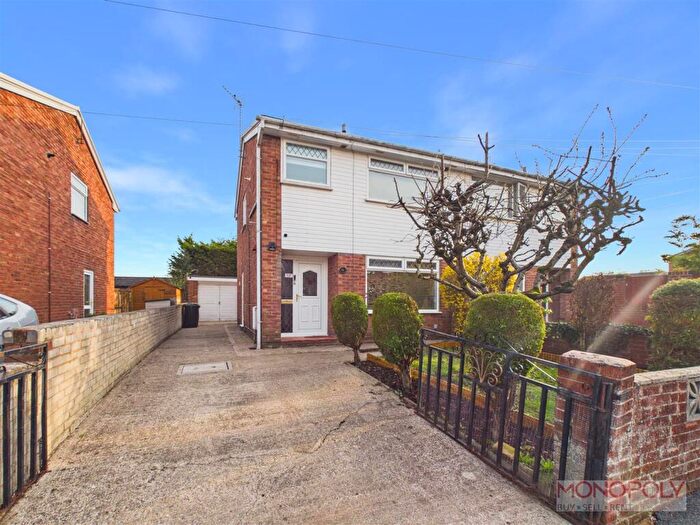 3 Bedroom Semi Detached House For Sale In Queensway, Gwersyllt, Wrexham, LL11