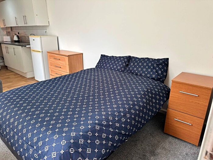 Studio To Rent In Walsall Road, Darlaston, WS10