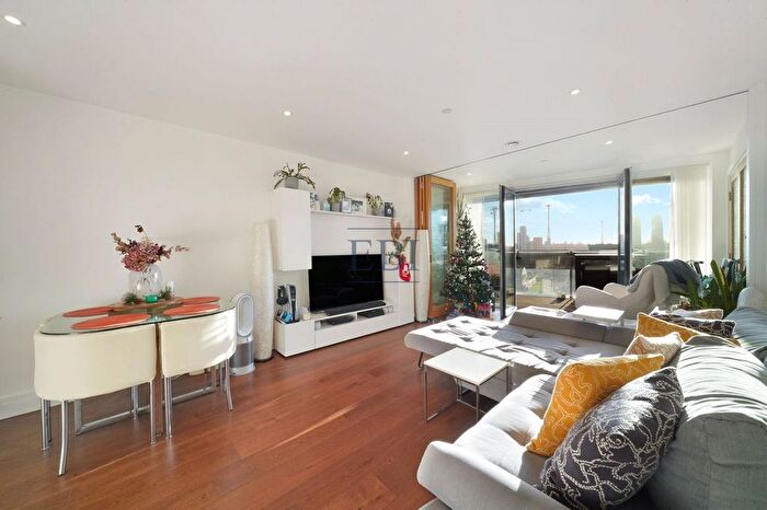 1 Bedroom Flat For Sale In Gateway Tower, Western Gateway, London, E16