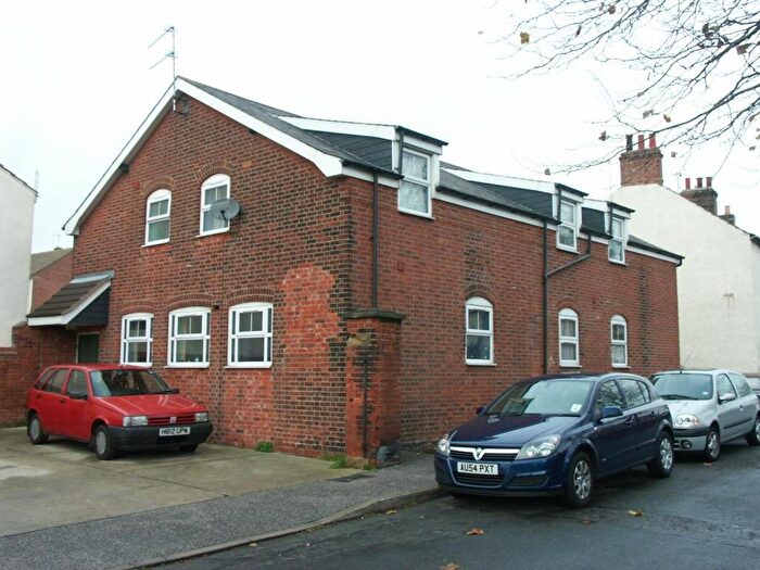 1 Bedroom Maisonette To Rent In Clapham Road North, Lowestoft, Suffolk, NR32