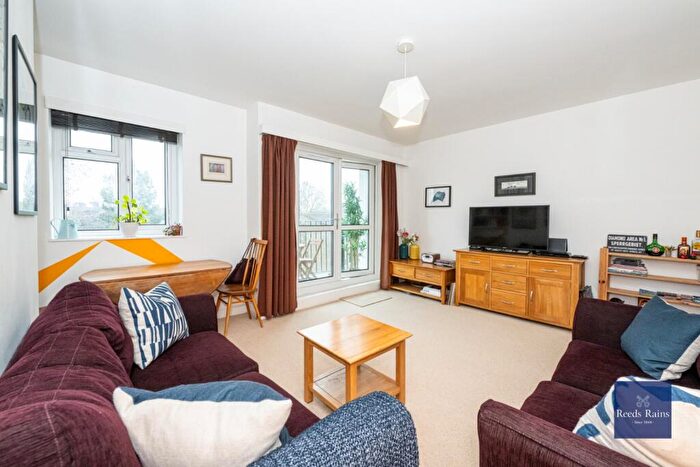 2 Bedroom Apartment For Sale In Lambeth Walk, London, SE11