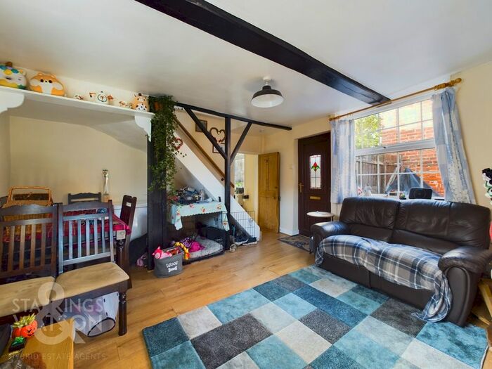 2 Bedroom Cottage For Sale In High Street, Attleborough, NR17