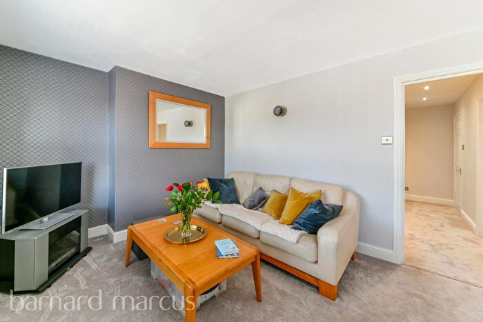 2 Bedroom Flat To Rent In Great North Road, Highgate, N6