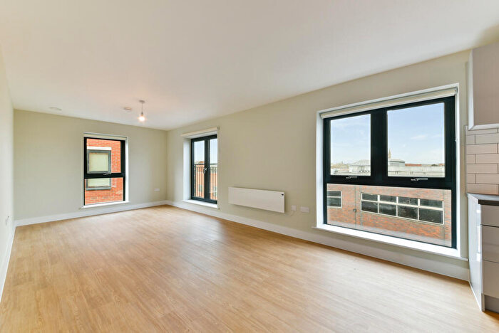 2 Bedroom Apartment To Rent In Weavers Yard, Newbury Newbury, RG14