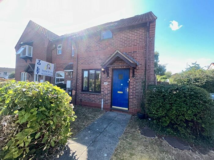 2 Bedroom End Of Terrace House To Rent In Honeysuckle Close, Bradley Stoke, Bristol, BS32