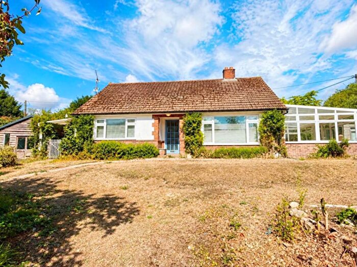 3 Bedroom Bungalow For Sale In Livery Road, Winterslow, Salisbury, SP5